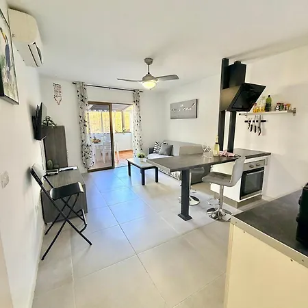 Cristianos Center Modern