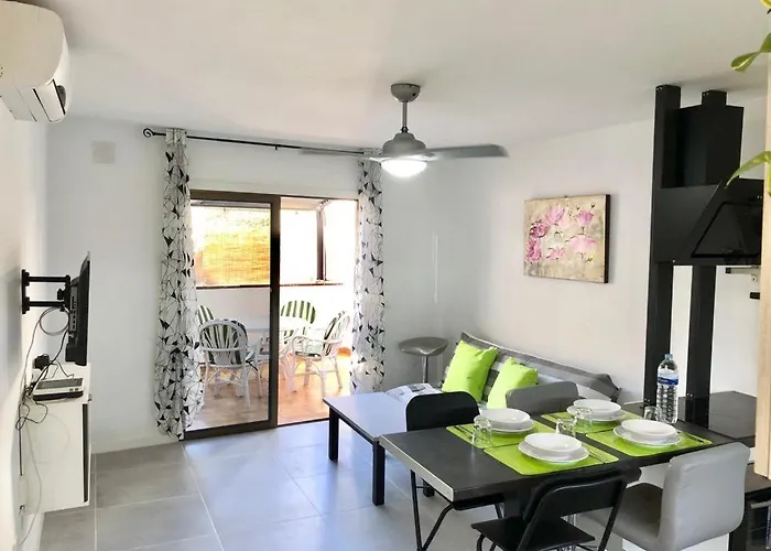 Cristianos Center Modern